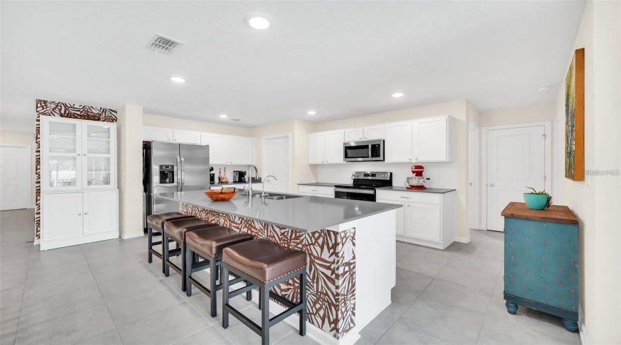KISSIMMEE, Florida 34746, 6 Bedrooms Bedrooms, ,3 BathroomsBathrooms,Residential,For Sale,SUNNY CREEK,0,MFRO6331031