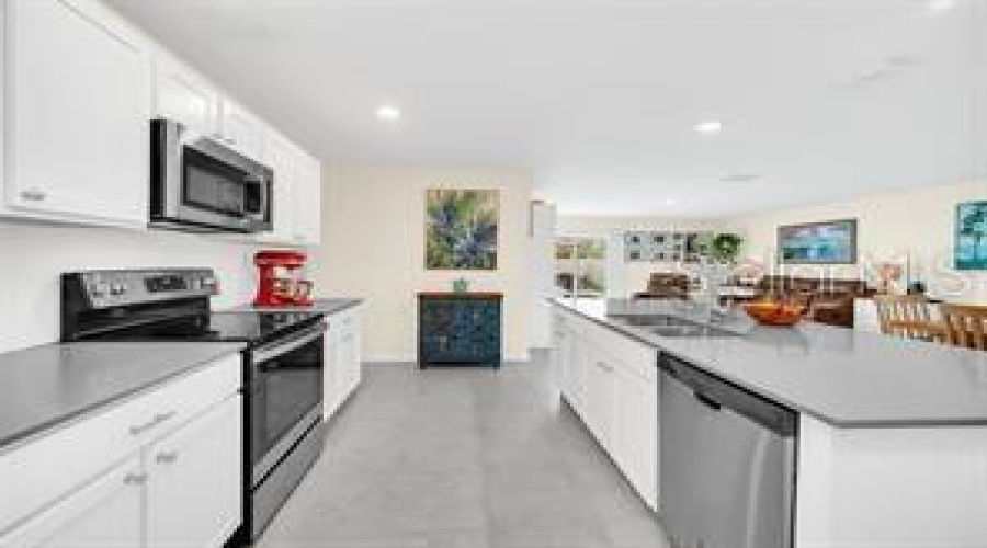 KISSIMMEE, Florida 34746, 6 Bedrooms Bedrooms, ,3 BathroomsBathrooms,Residential,For Sale,SUNNY CREEK,0,MFRO6331031