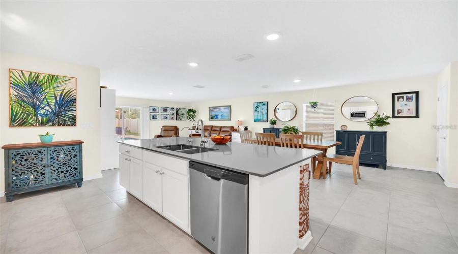 KISSIMMEE, Florida 34746, 6 Bedrooms Bedrooms, ,3 BathroomsBathrooms,Residential,For Sale,SUNNY CREEK,0,MFRO6331031