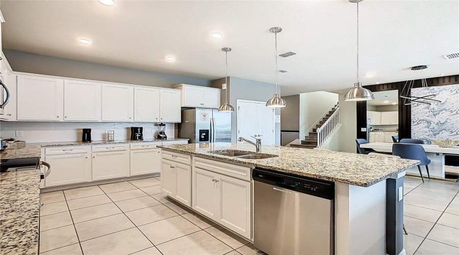 DAVENPORT, Florida 33897, 10 Bedrooms Bedrooms, ,8 BathroomsBathrooms,Residential,For Sale,LILAC,0,MFRO6346180