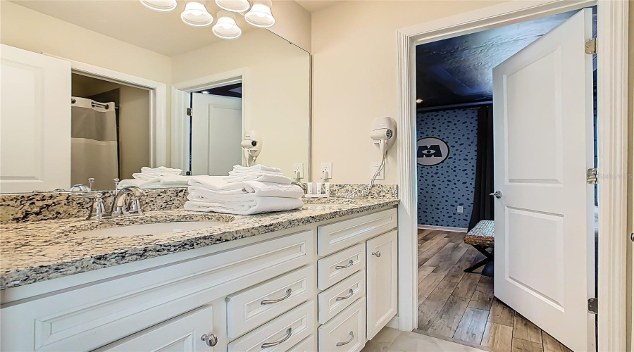 DAVENPORT, Florida 33897, 10 Bedrooms Bedrooms, ,8 BathroomsBathrooms,Residential,For Sale,LILAC,0,MFRO6346180