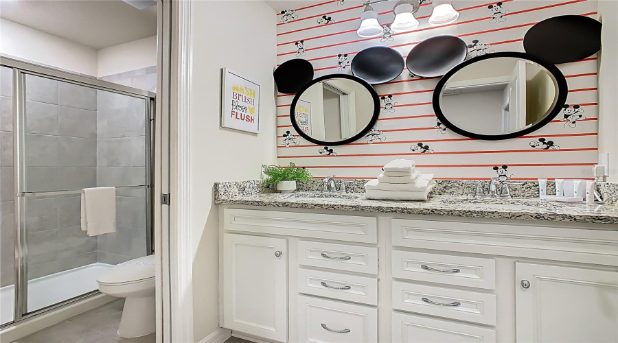 DAVENPORT, Florida 33897, 10 Bedrooms Bedrooms, ,8 BathroomsBathrooms,Residential,For Sale,LILAC,0,MFRO6346180