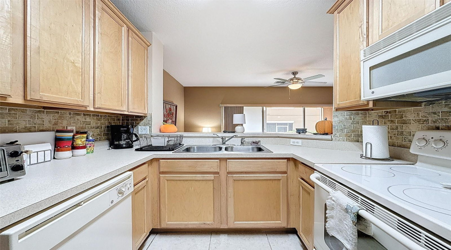 DAVENPORT, Florida 33897, 2 Bedrooms Bedrooms, ,2 BathroomsBathrooms,Residential,For Sale,BEXLEY,0,MFRO6346183