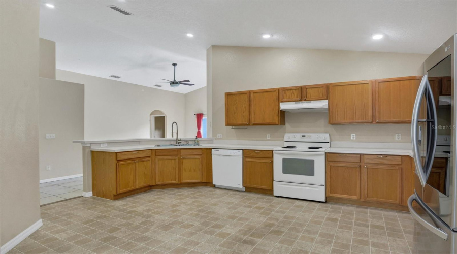 DAVENPORT, Florida 33837, 3 Bedrooms Bedrooms, ,2 BathroomsBathrooms,Residential,For Sale,WINDSOR ESTATES,0,MFRO6342235