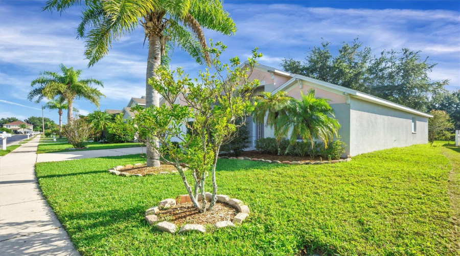 DAVENPORT, Florida 33837, 3 Bedrooms Bedrooms, ,2 BathroomsBathrooms,Residential,For Sale,WINDSOR ESTATES,0,MFRO6342235