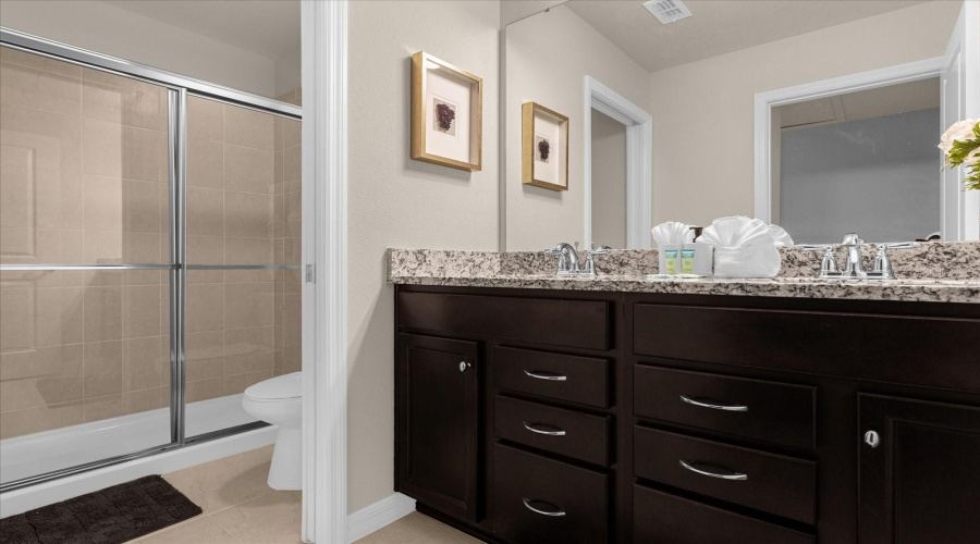 DAVENPORT, Florida 33897, 7 Bedrooms Bedrooms, ,5 BathroomsBathrooms,Residential,For Sale,LANA,0,MFRO6346203