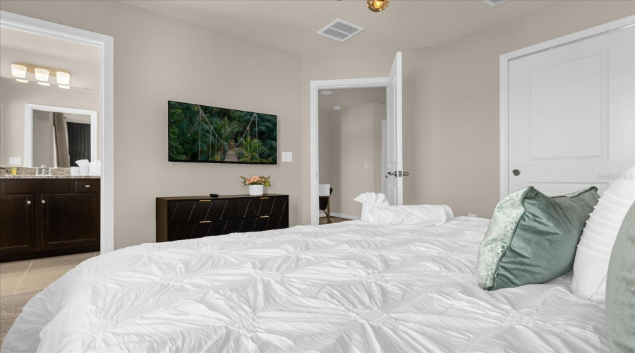 DAVENPORT, Florida 33897, 7 Bedrooms Bedrooms, ,5 BathroomsBathrooms,Residential,For Sale,LANA,0,MFRO6346203