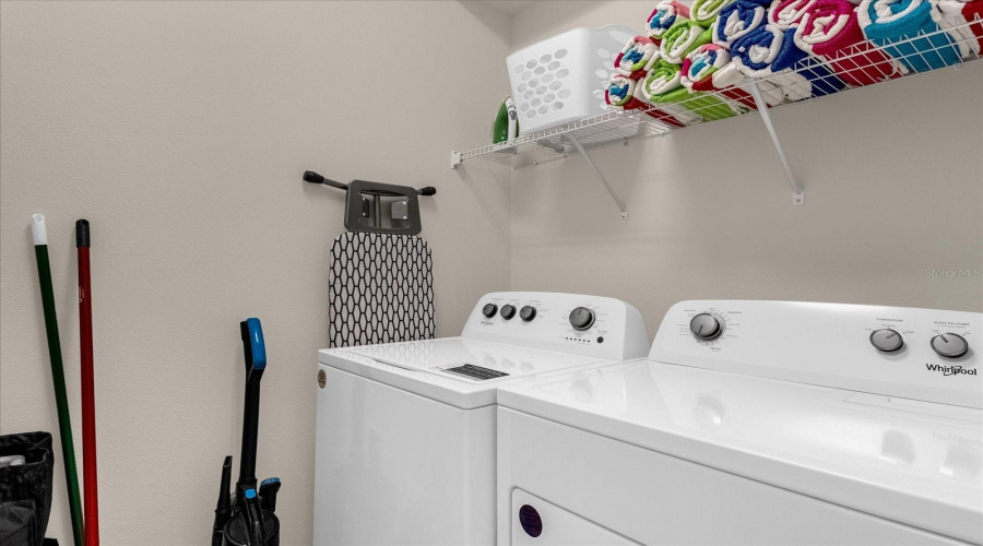 DAVENPORT, Florida 33897, 7 Bedrooms Bedrooms, ,5 BathroomsBathrooms,Residential,For Sale,LANA,0,MFRO6346203