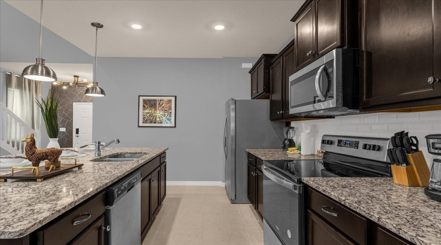 DAVENPORT, Florida 33897, 7 Bedrooms Bedrooms, ,5 BathroomsBathrooms,Residential,For Sale,LANA,0,MFRO6346203