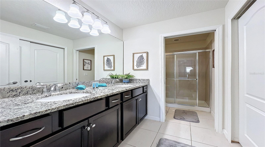 KISSIMMEE, Florida 34747, 5 Bedrooms Bedrooms, ,4 BathroomsBathrooms,Residential,For Sale,SYDNEY AVE,0,MFRO6346204