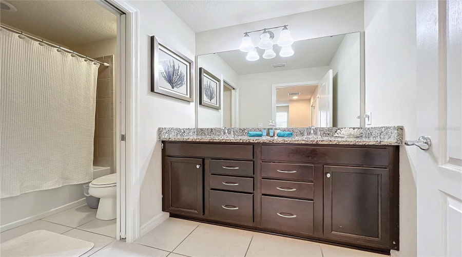 KISSIMMEE, Florida 34747, 5 Bedrooms Bedrooms, ,4 BathroomsBathrooms,Residential,For Sale,SYDNEY AVE,0,MFRO6346204