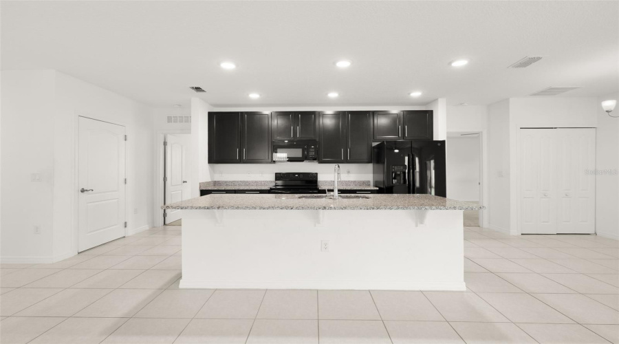 DAVENPORT, Florida 33837, 3 Bedrooms Bedrooms, ,2 BathroomsBathrooms,Residential,For Sale,PINECREST,0,MFRS5129273