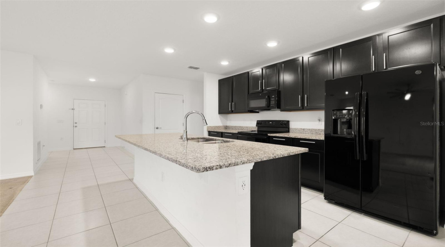 DAVENPORT, Florida 33837, 3 Bedrooms Bedrooms, ,2 BathroomsBathrooms,Residential,For Sale,PINECREST,0,MFRS5129273
