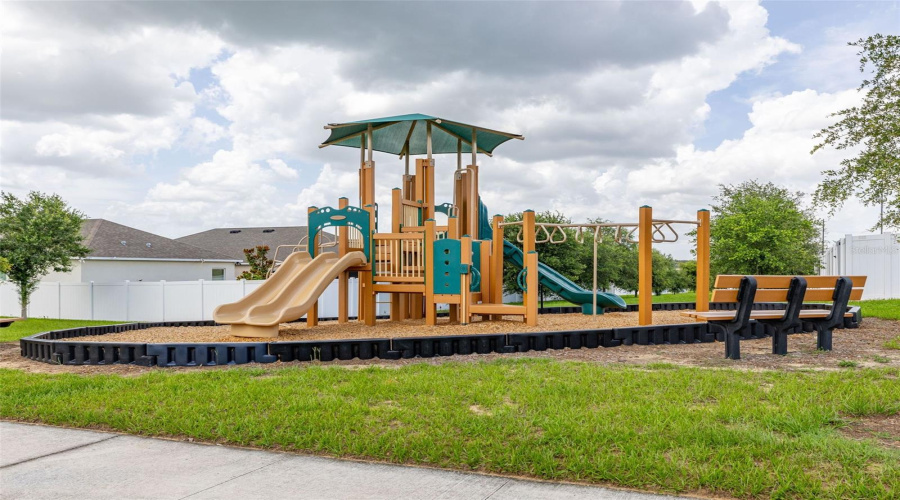 DAVENPORT, Florida 33837, 3 Bedrooms Bedrooms, ,2 BathroomsBathrooms,Residential,For Sale,PINECREST,0,MFRS5129273