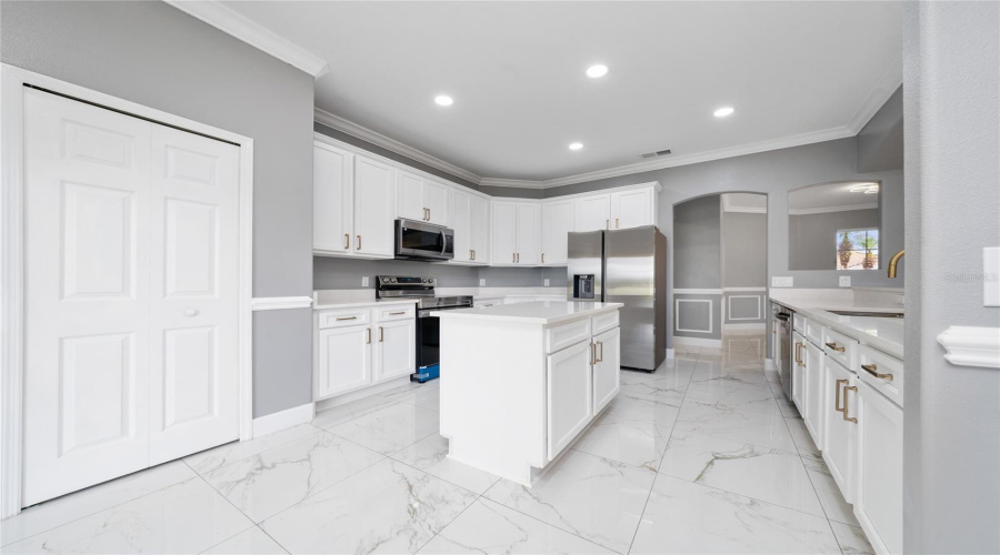 KISSIMMEE, Florida 34746, 4 Bedrooms Bedrooms, ,3 BathroomsBathrooms,Residential,For Sale,WINDWARD OAKS,0,MFRS5129826