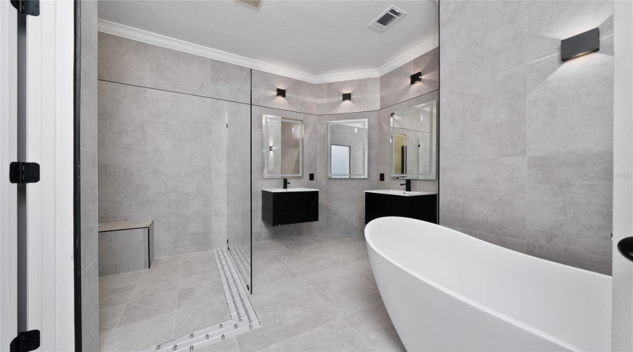 KISSIMMEE, Florida 34746, 4 Bedrooms Bedrooms, ,3 BathroomsBathrooms,Residential,For Sale,WINDWARD OAKS,0,MFRS5129826