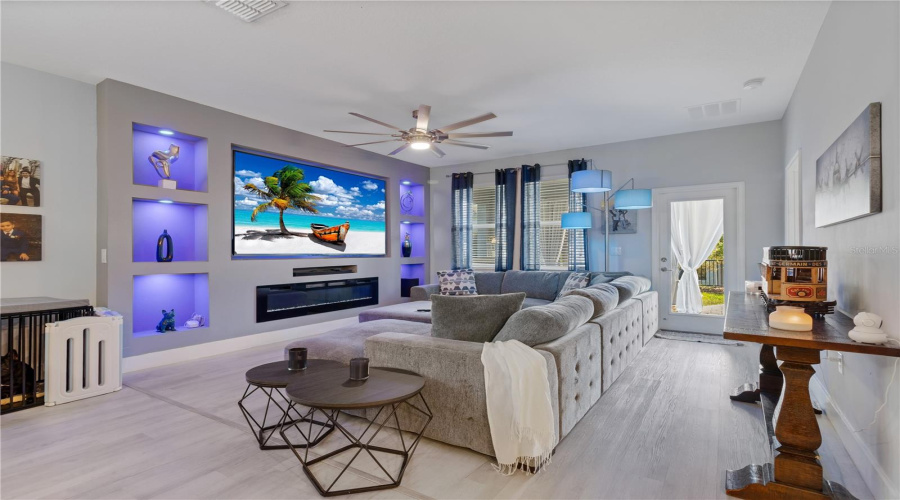 DAVENPORT, Florida 33896, 4 Bedrooms Bedrooms, ,3 BathroomsBathrooms,Residential,For Sale,BUNKER,0,MFRO6345289