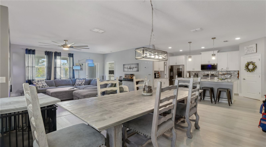 DAVENPORT, Florida 33896, 4 Bedrooms Bedrooms, ,3 BathroomsBathrooms,Residential,For Sale,BUNKER,0,MFRO6345289