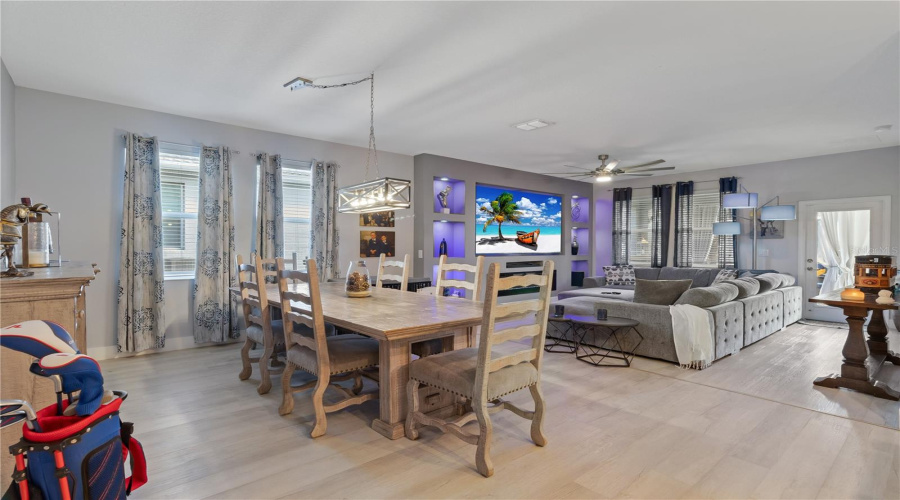 DAVENPORT, Florida 33896, 4 Bedrooms Bedrooms, ,3 BathroomsBathrooms,Residential,For Sale,BUNKER,0,MFRO6345289
