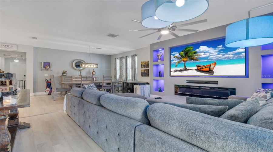 DAVENPORT, Florida 33896, 4 Bedrooms Bedrooms, ,3 BathroomsBathrooms,Residential,For Sale,BUNKER,0,MFRO6345289