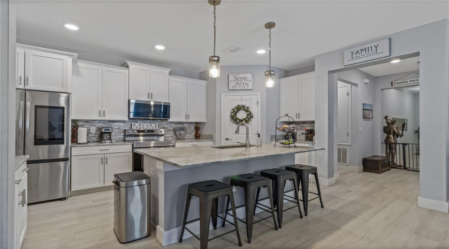 DAVENPORT, Florida 33896, 4 Bedrooms Bedrooms, ,3 BathroomsBathrooms,Residential,For Sale,BUNKER,0,MFRO6345289