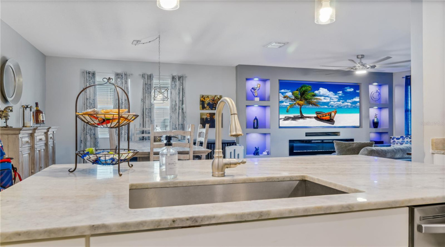 DAVENPORT, Florida 33896, 4 Bedrooms Bedrooms, ,3 BathroomsBathrooms,Residential,For Sale,BUNKER,0,MFRO6345289
