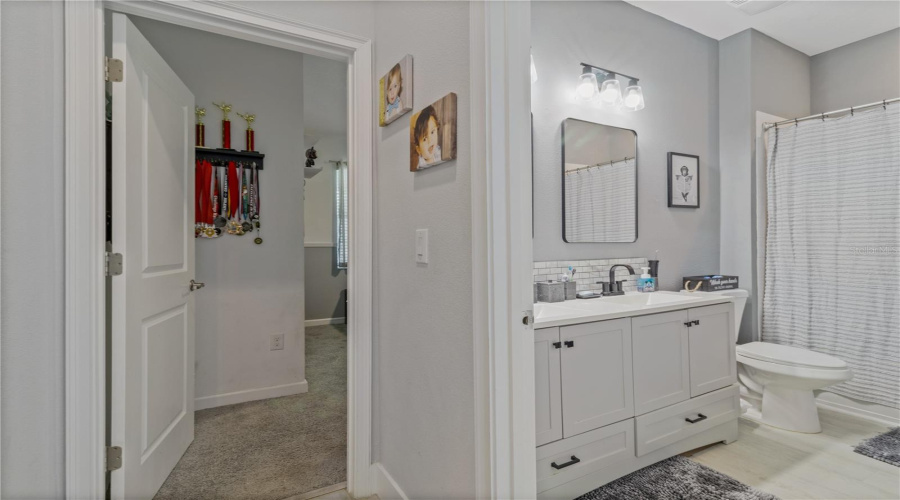DAVENPORT, Florida 33896, 4 Bedrooms Bedrooms, ,3 BathroomsBathrooms,Residential,For Sale,BUNKER,0,MFRO6345289