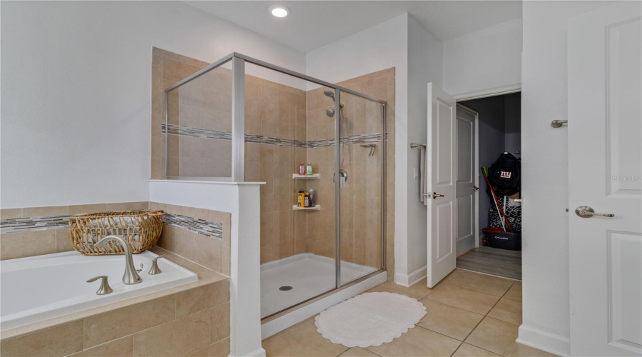 DAVENPORT, Florida 33896, 4 Bedrooms Bedrooms, ,3 BathroomsBathrooms,Residential,For Sale,BUNKER,0,MFRO6345289