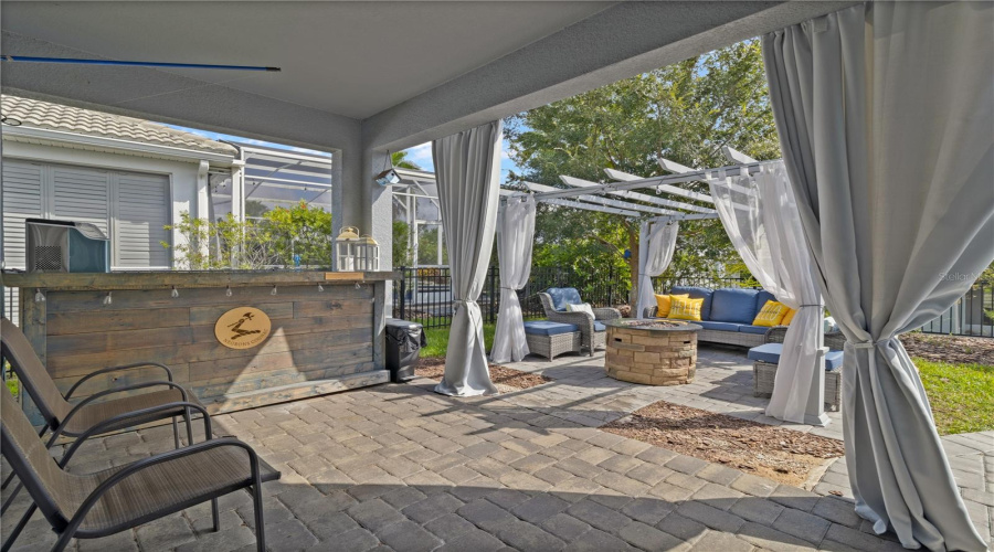 DAVENPORT, Florida 33896, 4 Bedrooms Bedrooms, ,3 BathroomsBathrooms,Residential,For Sale,BUNKER,0,MFRO6345289