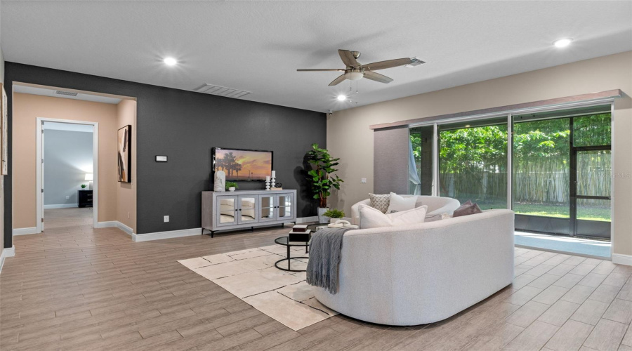 ORLANDO, Florida 32836, 5 Bedrooms Bedrooms, ,4 BathroomsBathrooms,Residential,For Sale,LUDINGTON,0,MFRO6335678