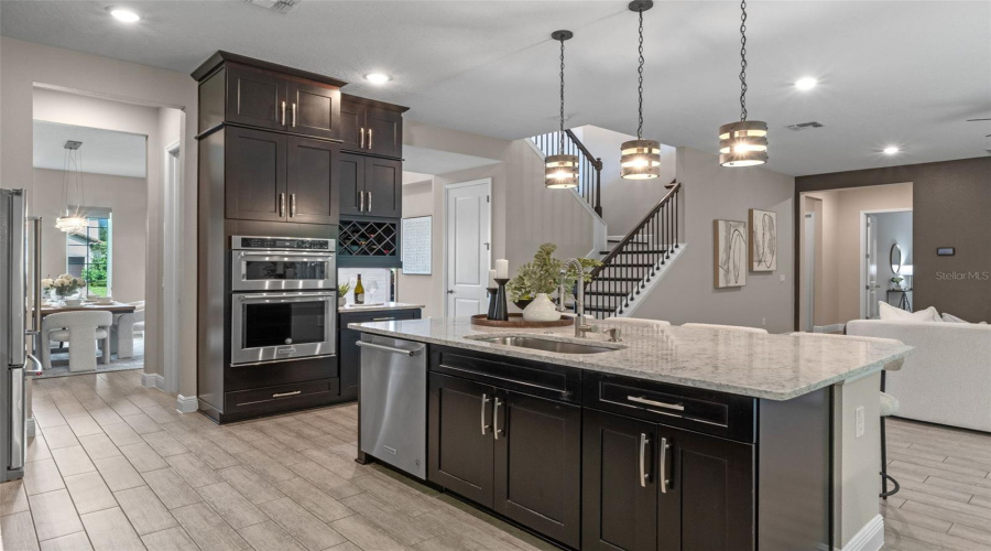 ORLANDO, Florida 32836, 5 Bedrooms Bedrooms, ,4 BathroomsBathrooms,Residential,For Sale,LUDINGTON,0,MFRO6335678