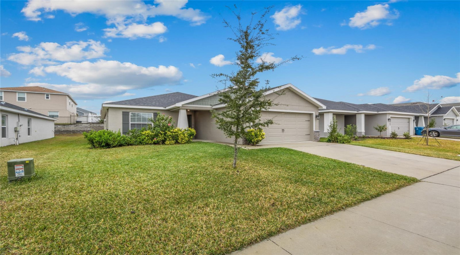 DAVENPORT, Florida 33837, 4 Bedrooms Bedrooms, ,2 BathroomsBathrooms,Residential,For Sale,SUNSET,0,MFRG5102397