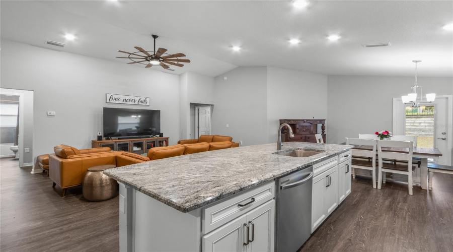 DAVENPORT, Florida 33837, 4 Bedrooms Bedrooms, ,2 BathroomsBathrooms,Residential,For Sale,SUNSET,0,MFRG5102397