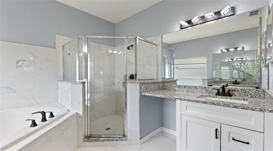 DAVENPORT, Florida 33896, 5 Bedrooms Bedrooms, ,4 BathroomsBathrooms,Residential,For Sale,WINDSOR,0,MFRO6316730