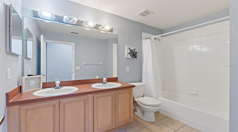 DAVENPORT, Florida 33896, 5 Bedrooms Bedrooms, ,4 BathroomsBathrooms,Residential,For Sale,WINDSOR,0,MFRO6316730