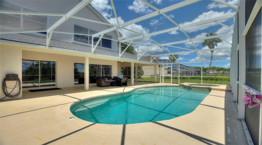 DAVENPORT, Florida 33896, 5 Bedrooms Bedrooms, ,4 BathroomsBathrooms,Residential,For Sale,WINDSOR,0,MFRO6316730