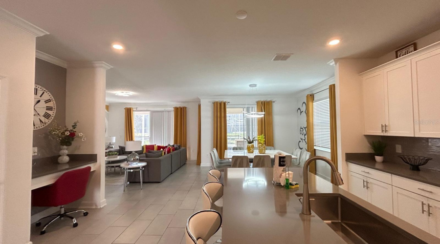 DAVENPORT, Florida 33896, 6 Bedrooms Bedrooms, ,5 BathroomsBathrooms,Residential,For Sale,TAKEAWAY,0,MFRO6346148