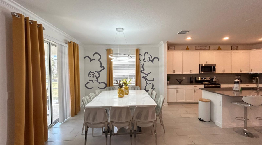 DAVENPORT, Florida 33896, 6 Bedrooms Bedrooms, ,5 BathroomsBathrooms,Residential,For Sale,TAKEAWAY,0,MFRO6346148