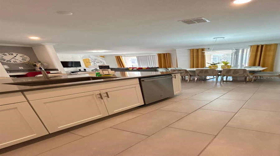 DAVENPORT, Florida 33896, 6 Bedrooms Bedrooms, ,5 BathroomsBathrooms,Residential,For Sale,TAKEAWAY,0,MFRO6346148
