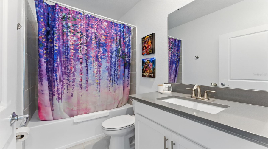 DAVENPORT, Florida 33896, 6 Bedrooms Bedrooms, ,5 BathroomsBathrooms,Residential,For Sale,TAKEAWAY,0,MFRO6346148