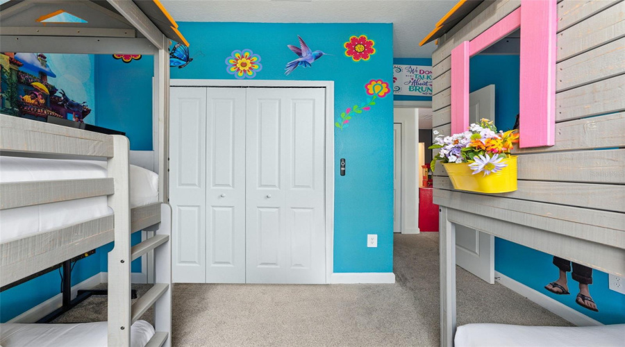 DAVENPORT, Florida 33896, 6 Bedrooms Bedrooms, ,5 BathroomsBathrooms,Residential,For Sale,TAKEAWAY,0,MFRO6346148
