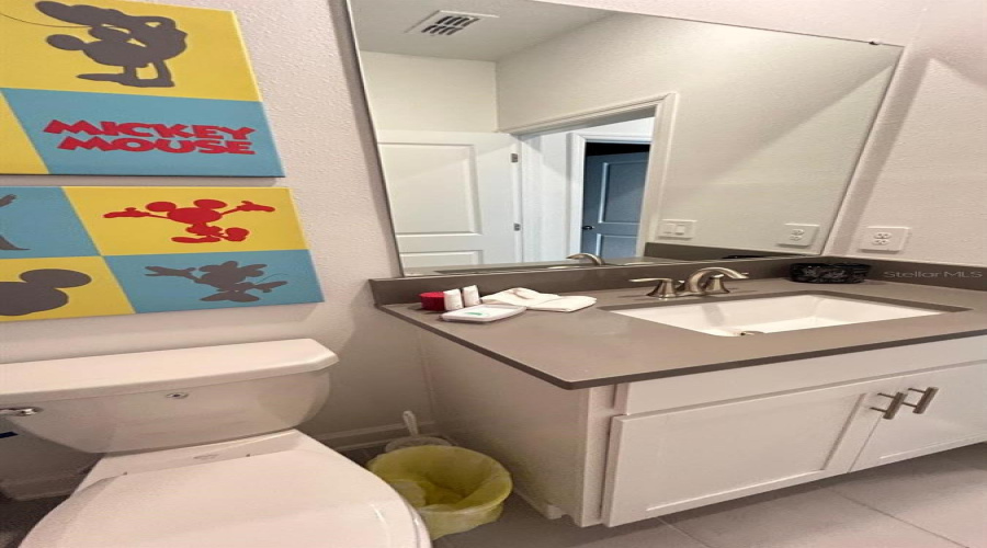 DAVENPORT, Florida 33896, 6 Bedrooms Bedrooms, ,5 BathroomsBathrooms,Residential,For Sale,TAKEAWAY,0,MFRO6346148