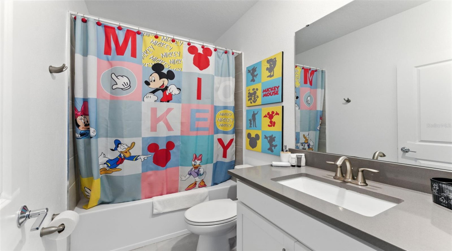 DAVENPORT, Florida 33896, 6 Bedrooms Bedrooms, ,5 BathroomsBathrooms,Residential,For Sale,TAKEAWAY,0,MFRO6346148