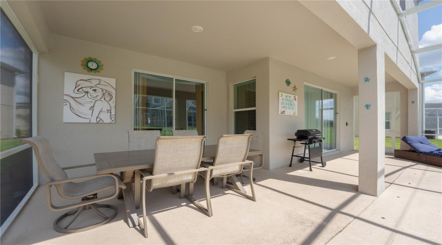 DAVENPORT, Florida 33896, 6 Bedrooms Bedrooms, ,5 BathroomsBathrooms,Residential,For Sale,TAKEAWAY,0,MFRO6346148