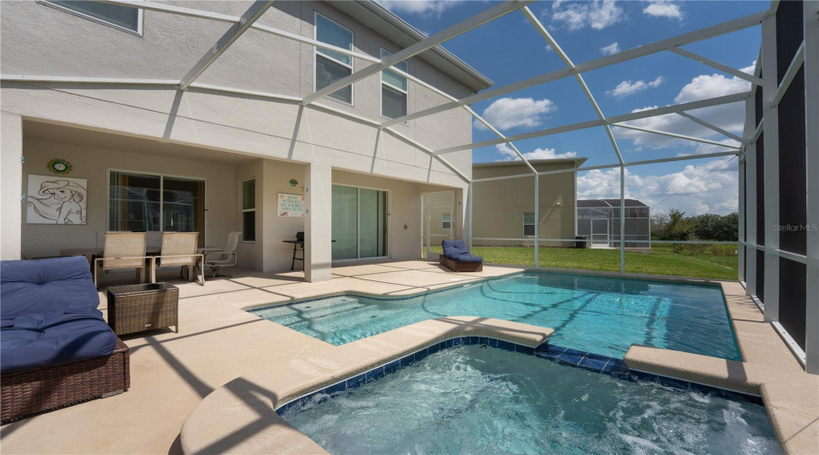 DAVENPORT, Florida 33896, 6 Bedrooms Bedrooms, ,5 BathroomsBathrooms,Residential,For Sale,TAKEAWAY,0,MFRO6346148