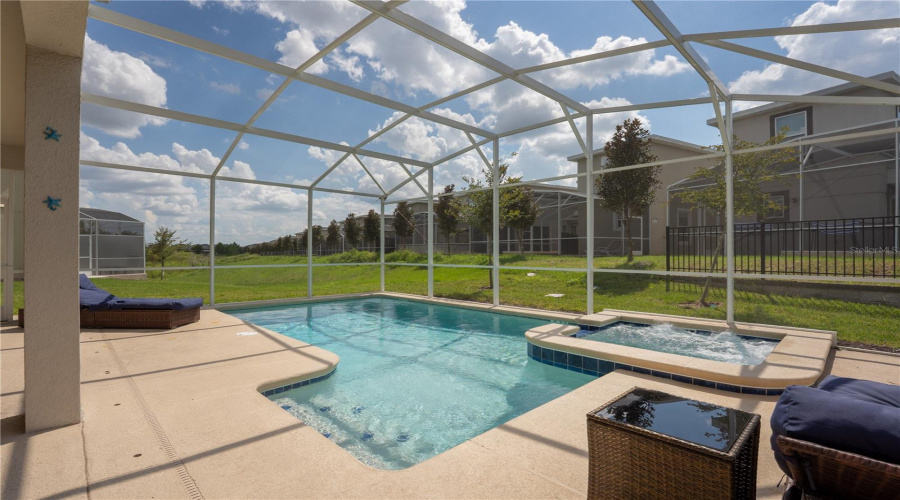 DAVENPORT, Florida 33896, 6 Bedrooms Bedrooms, ,5 BathroomsBathrooms,Residential,For Sale,TAKEAWAY,0,MFRO6346148