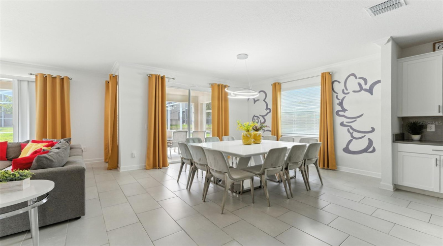 DAVENPORT, Florida 33896, 6 Bedrooms Bedrooms, ,5 BathroomsBathrooms,Residential,For Sale,TAKEAWAY,0,MFRO6346148