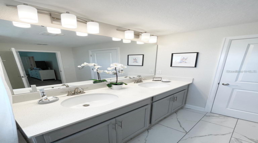 DAVENPORT, Florida 33896, 4 Bedrooms Bedrooms, ,3 BathroomsBathrooms,Residential,For Sale,OCEAN COURSE,0,MFRO6294283