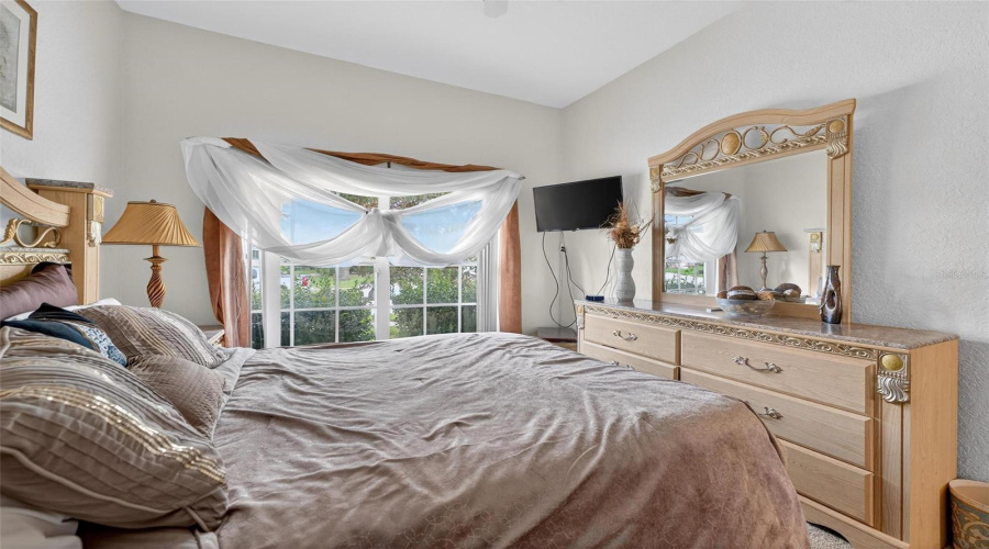 DAVENPORT, Florida 33897, 5 Bedrooms Bedrooms, ,4 BathroomsBathrooms,Residential,For Sale,BELFRY,0,MFRO6346296
