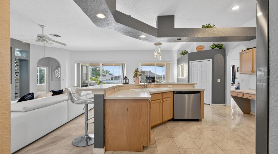 DAVENPORT, Florida 33897, 5 Bedrooms Bedrooms, ,4 BathroomsBathrooms,Residential,For Sale,BELFRY,0,MFRO6346296